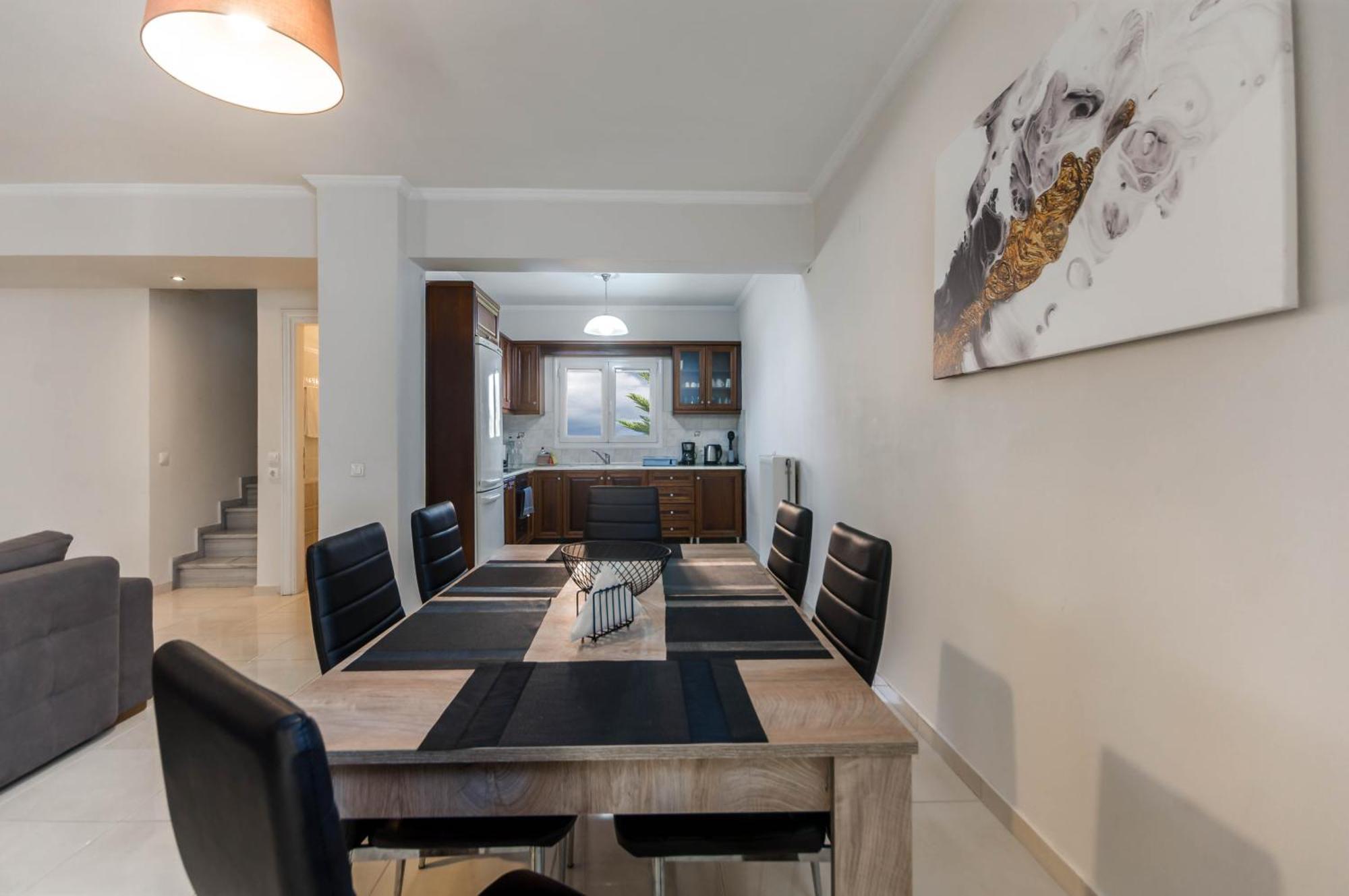 Apartment διωροφη μεζονετα-2km απο το κεντρο-iliana House *