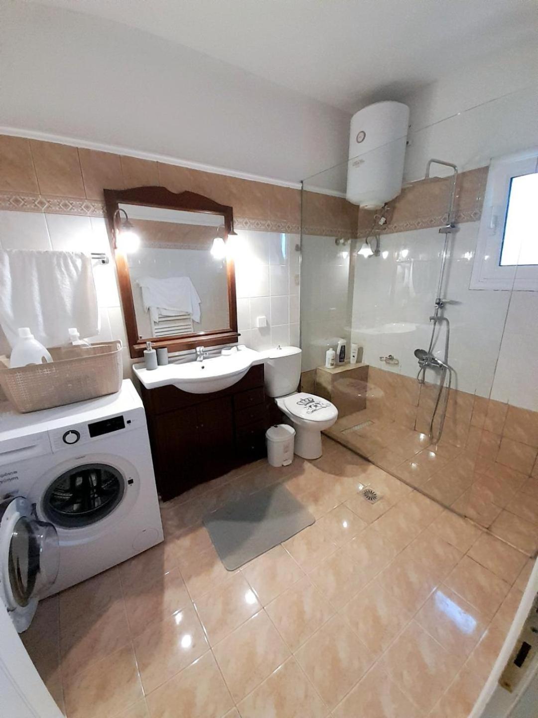 διωροφη μεζονετα-2km απο το κεντρο-iliana House Apartment